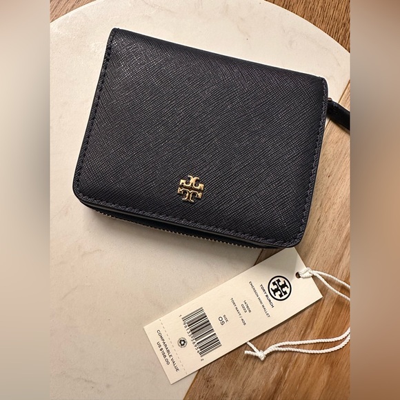 NWT! NEW! Tory Burch Emerson Compact Wallet Navy with Gold logo Women Leather - Picture 1 of 6